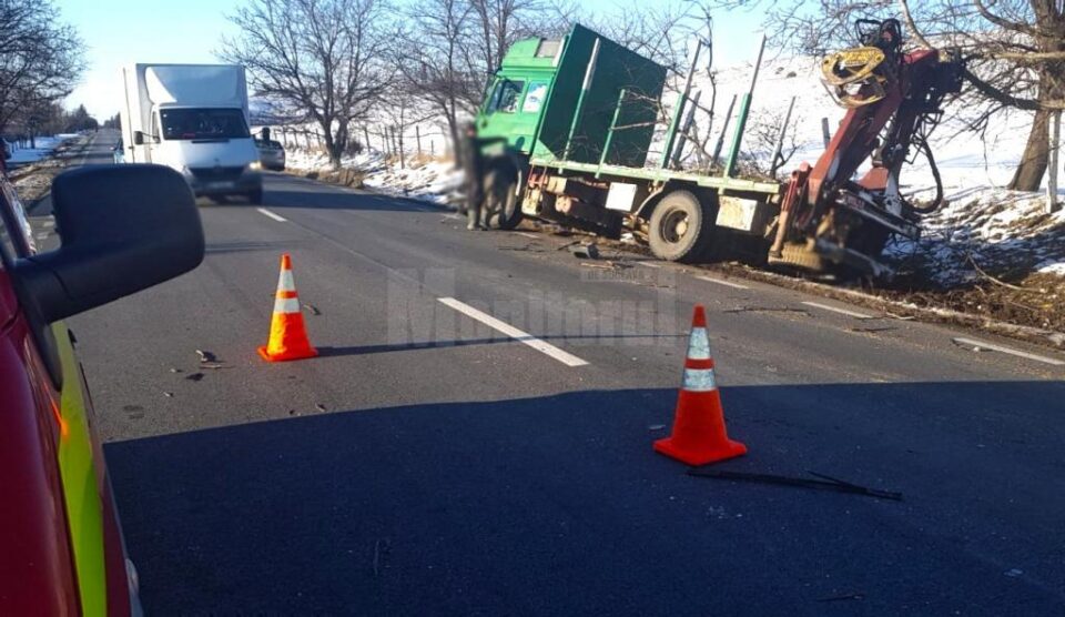 Autoutilitara implicată în accidentul de vineri de pe E 85