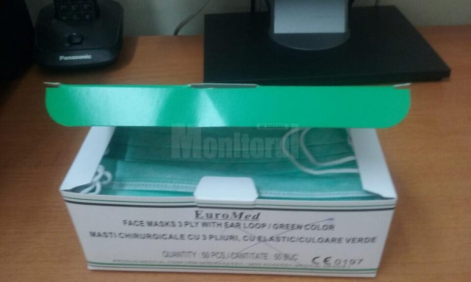 Vineri dimineață, la majoritatea farmaciilor din municipiul Suceava nu mai erau măști de unică folosință Vineri dimineață, la majoritatea farmaciilor din municipiul Suceava nu mai erau măști de unică folosință