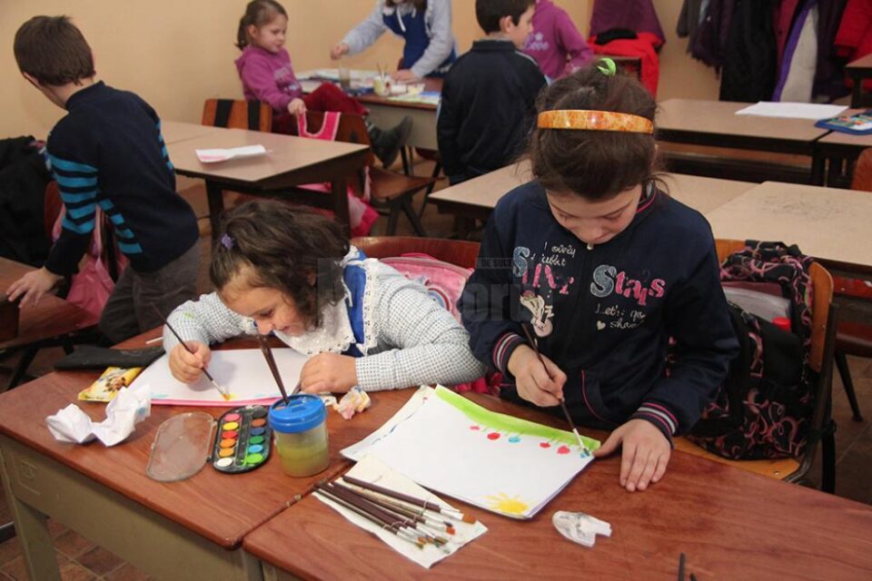 Pentru toți copiii și elevii se vor asigura toate condițiile pentru respectarea normelor de igienă Pentru toți copiii și elevii se vor asigura toate condițiile pentru respectarea normelor de igienă