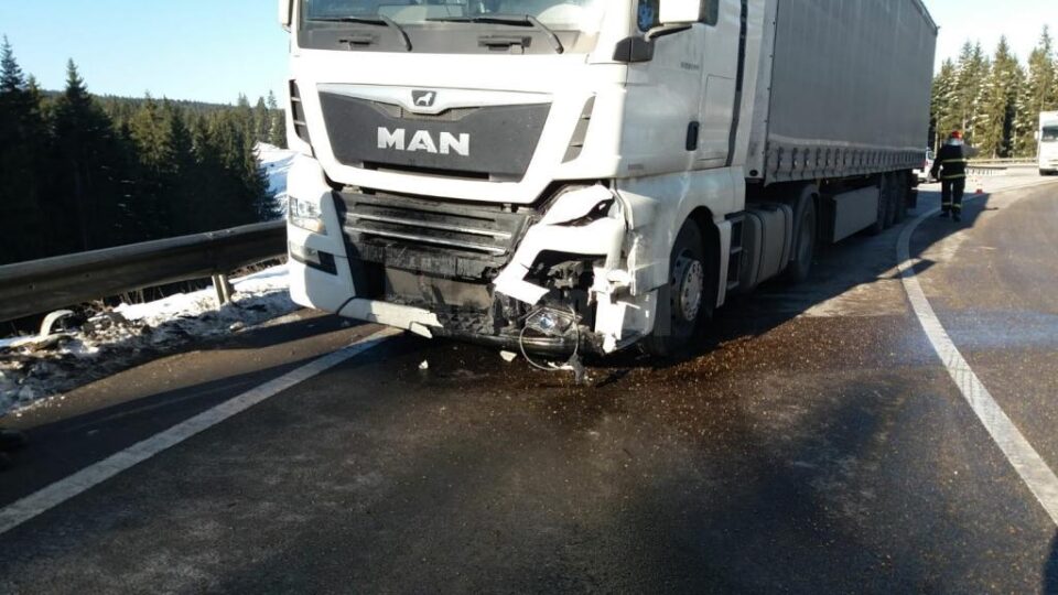 Autotrenul implicat circula regulamentar, din sens invers