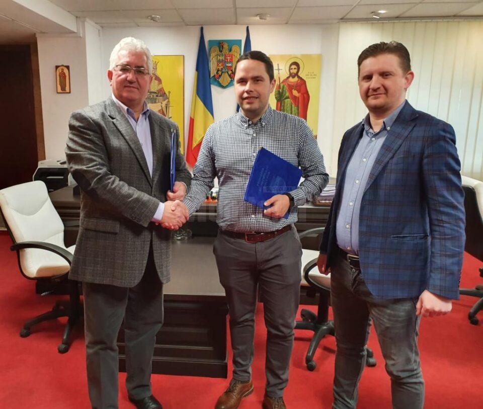 Semnarea contractului de extindere a rețelei de canalizare pe trei străzi din Burdujeni Sat