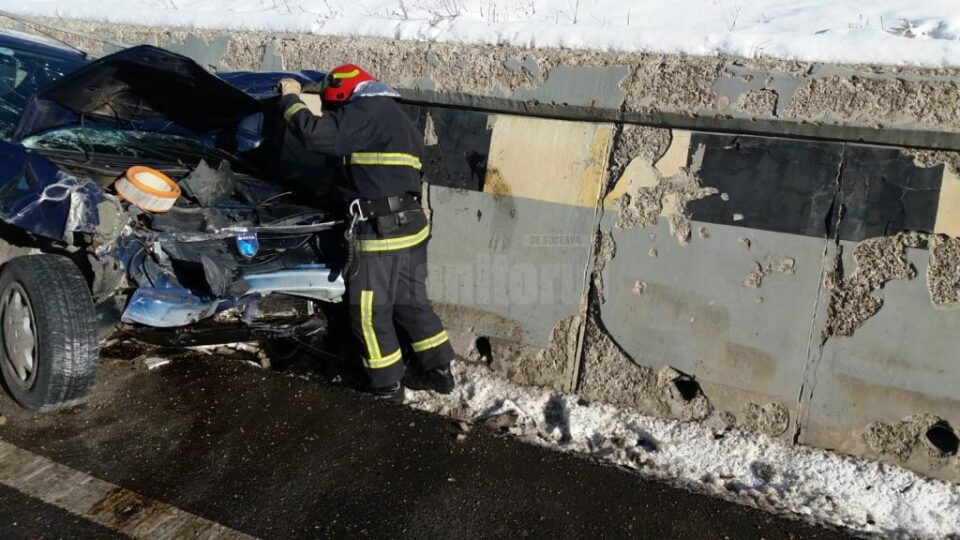 În urma impactului, cei doi soți din autoturismul avariat au fost răniți În urma impactului, cei doi soți din autoturismul avariat au fost răniți