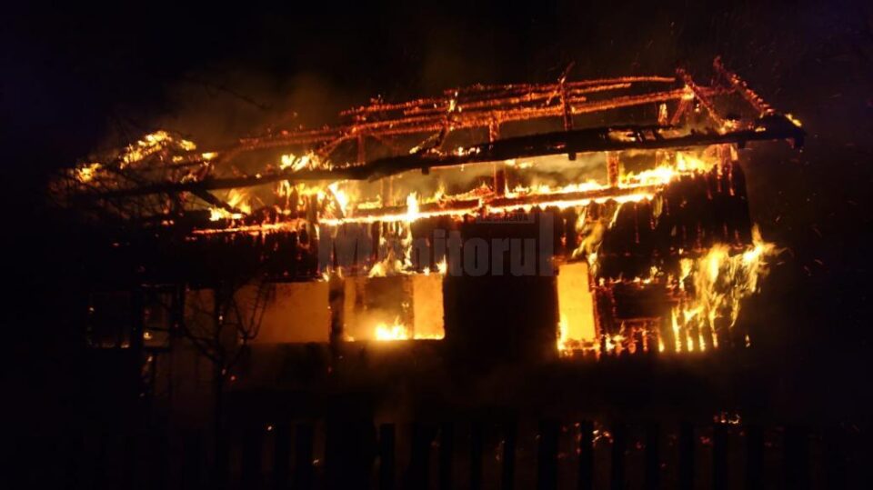 Un bătrân și-a găsit sfârșitul într-un incendiu izbucnit în timpul nopții, la Dorna Candrenilor
