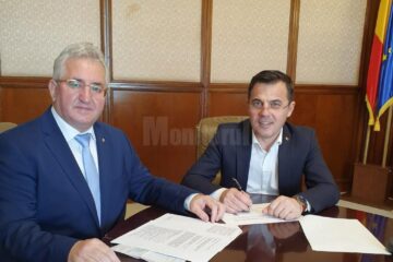 Primarul Ion Lungu și ministrul Dezvoltării, Ion Ștefan, la semnarea actului adițional al proiectului realizării zonei de agrement a râului Suceava