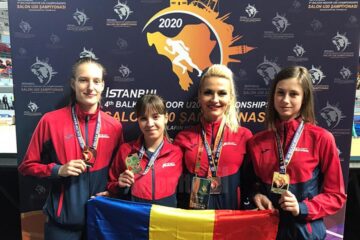 Antrenoarea Erzilia Țîmpău, alături de proaspetele medaliate de la Balcaniadă
