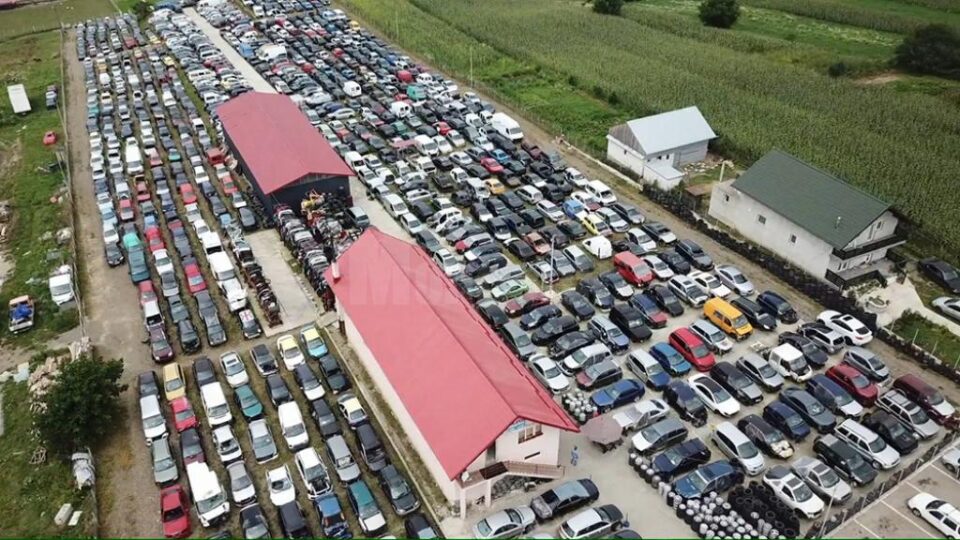 Sediul firmei de dezmembrări auto Mirel & M SRL Udești
