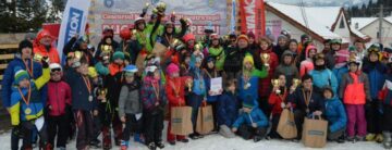 Fotografie de final cu participanții la concursul „Bucuriile Zăpezii”