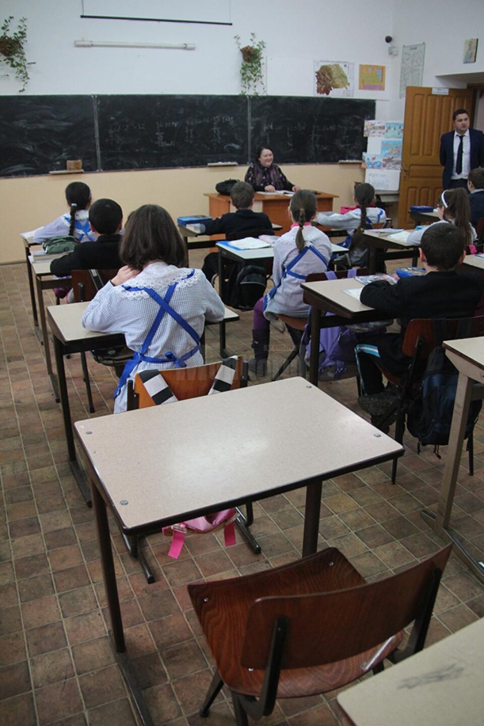 Numărul de elevi din clase ar urma să fie mai mic