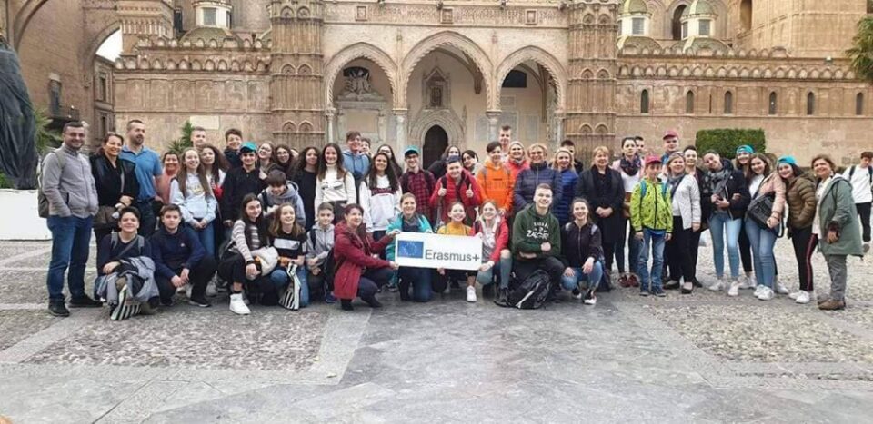 Elevi și profesori din Rădăuți, în Sicilia, în cadrul unui proiect Erasmus+