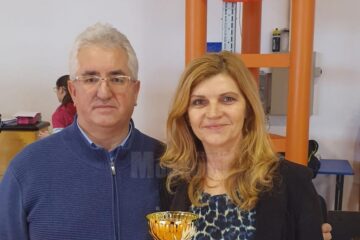 Primarul Sucevei, Ion Lungu, și campioana olimpică Paula Ivan la acțiunea de promovare a atletismului în rândul tinerilor