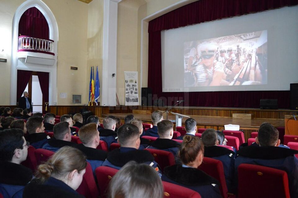 Elevii militari au aflat despre oportunitățile unei cariere în marină