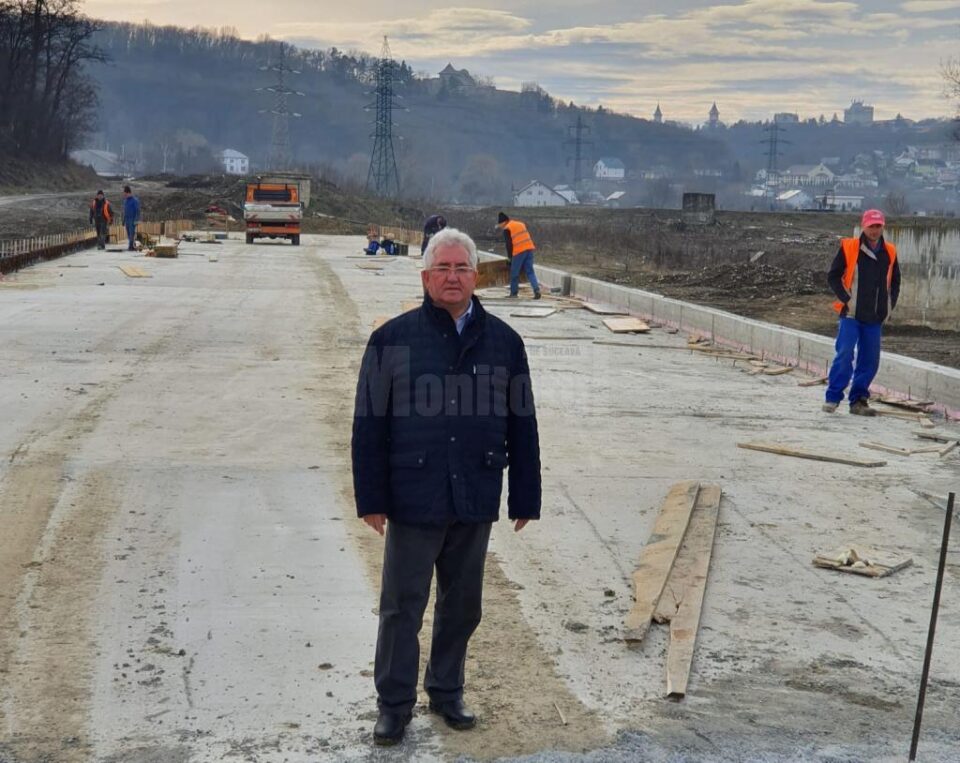 Primarul Ion Lungu a parcurs luni Podul Unirii dintr-un capăt în altul, pentru prima dată