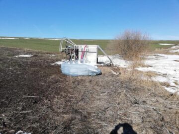 O motoparapantă cu țigări din Ucraina a căzut pe un ogor din Șerbăuți