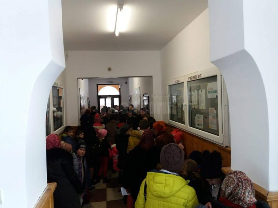 190 de copii au fost consultați gratuit de medici voluntari, la Sucevița