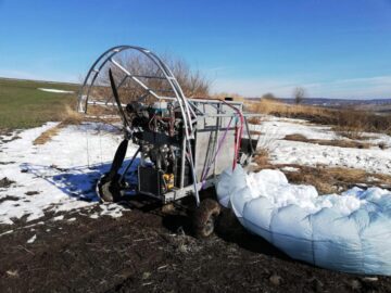 O motoparapantă cu țigări din Ucraina a căzut pe un ogor din Șerbăuți
