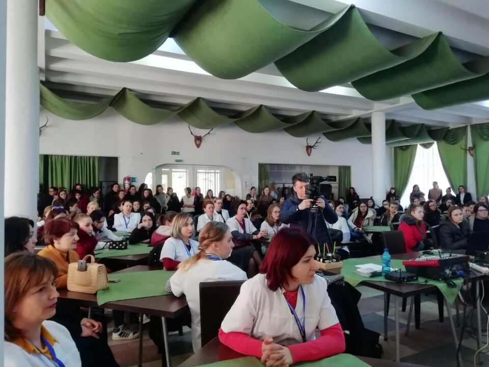 "Oprește cancerul de col uterin! Alegeți Prevenția! Alegeți Să Fiți Sănătoase!", acțiune la Colegiul Silvic "Bucovina"