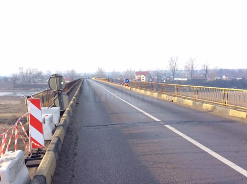 Există două porțiuni ale podului care au cedat în această iarnă