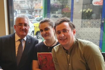 Primarul Ion Lungu împreună cu Simina și Ionuț Croitoru
