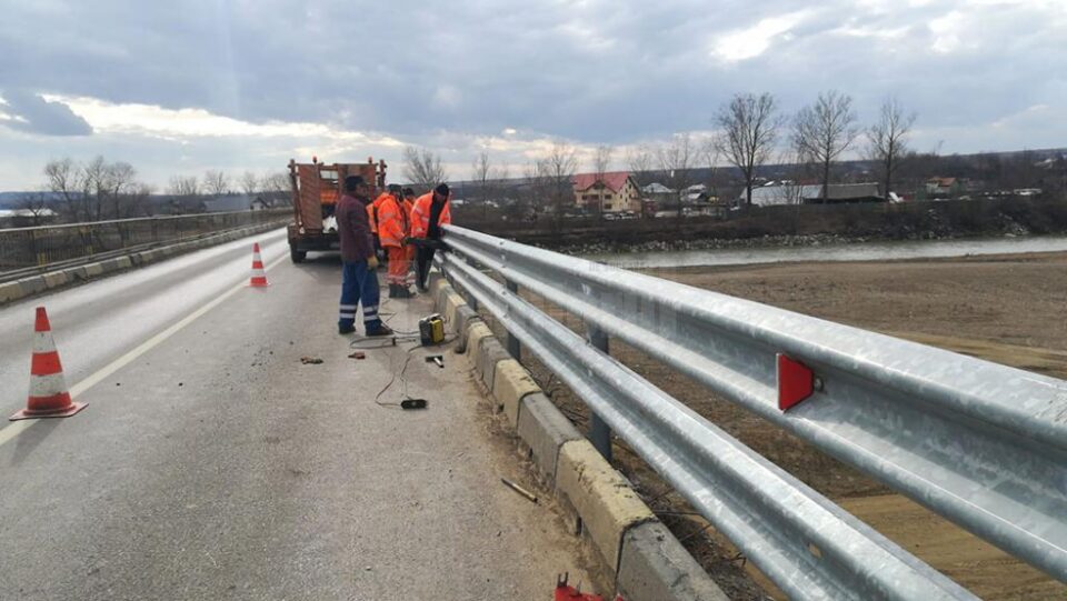 Parapet dublu la podul de la Milișăuți