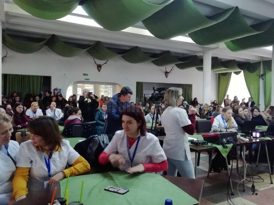 "Oprește cancerul de col uterin! Alegeți Prevenția! Alegeți Să Fiți Sănătoase!", acțiune la Colegiul Silvic "Bucovina"