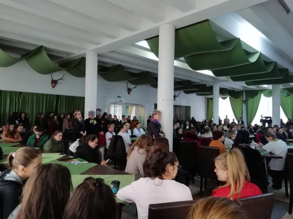 "Oprește cancerul de col uterin! Alegeți Prevenția! Alegeți Să Fiți Sănătoase!", acțiune la Colegiul Silvic "Bucovina"