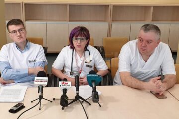 Dr. gastroenterolog Dorin Achiței, dr. infecționist Monica Terteliu și directorul medical, dr. Mircea Macovei
