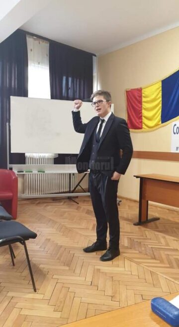 Cinci elevi ai Colegiului ”Petru Rareș”, în semifinala unui concurs de discurs public în limba engleză