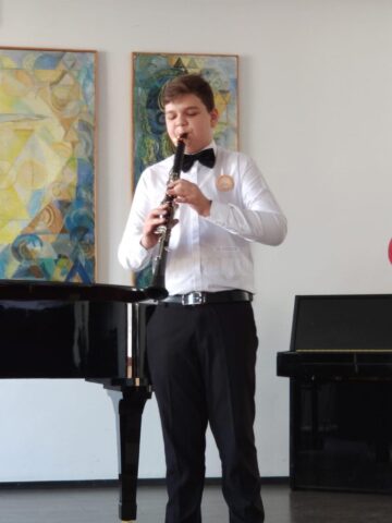 Alexandru Vlădianu, clarinet, a câștigat trofeul Concursului ”Cel mai bun interpret”
