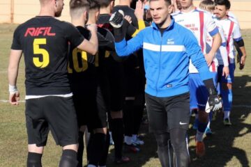 Grupările Ceahlăul și Șomuz s-au întâlnit într-un meci amical la Piatra Neamț Foto danesanu.blogspot.com