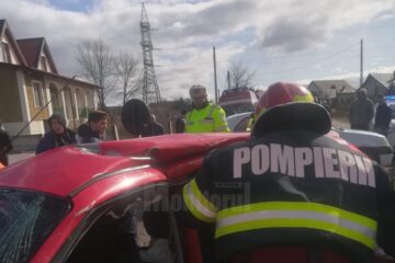Interventie pompieri la locul accidentului