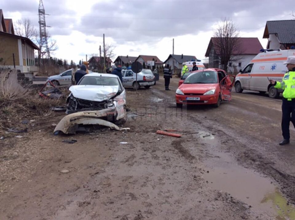 Accident rutier cu cinci victime, din care una încarcerată, la ieșirea din Rădăuți