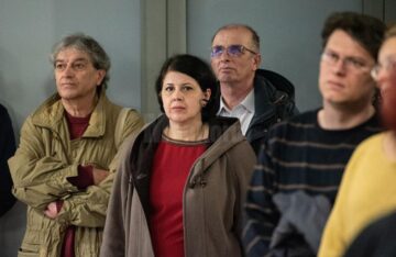 Fotografii-poveste, muzică folk și mulți prieteni, la vernisajul expoziției semnate de Lăcrămioara Georgeta Samson