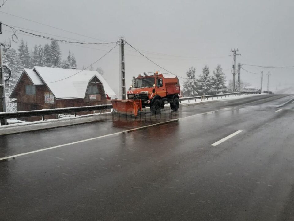Traficul rutier se desfășoară în condiții normale în zona de munte a județului