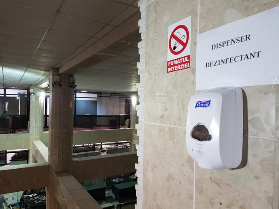 Automate cu dezinfectat în Primăria Suceava