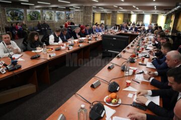 Montarea a 28 de semafoare pentru trecerile de pietoni și fluidizarea traficului, aprobată în unanimitate în Consiliul Local Suceava