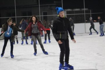 Aproape 15.000 de persoane au intrat pe gheața patinoarului Areni în sezonul 2019 - 2020