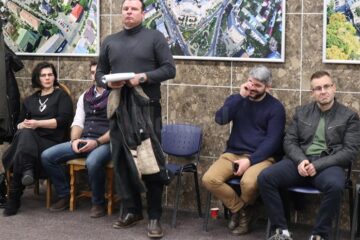 Protest referitor la asfaltarea unor străzi de pământ, în ședința Consiliului Local Suceava