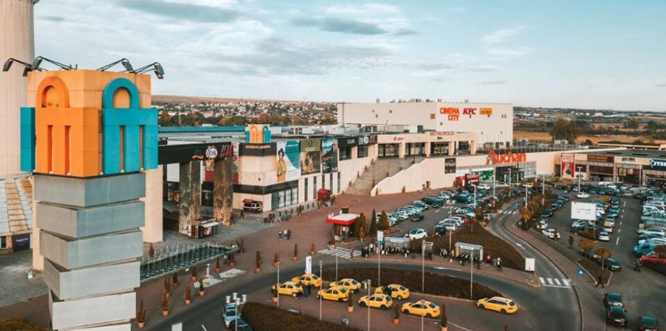Târg caritabil de mărțișoare și ateliere pentru copii, la Iulius Mall Suceava
