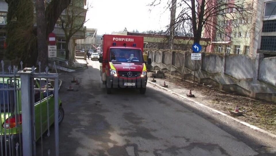 Preluarea pacientului din curtea poliției