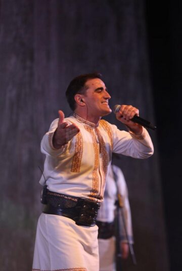 Ansamblul etnofolcloric "Plăieșii" și Nicolae Gribincea, pe scena suceveană