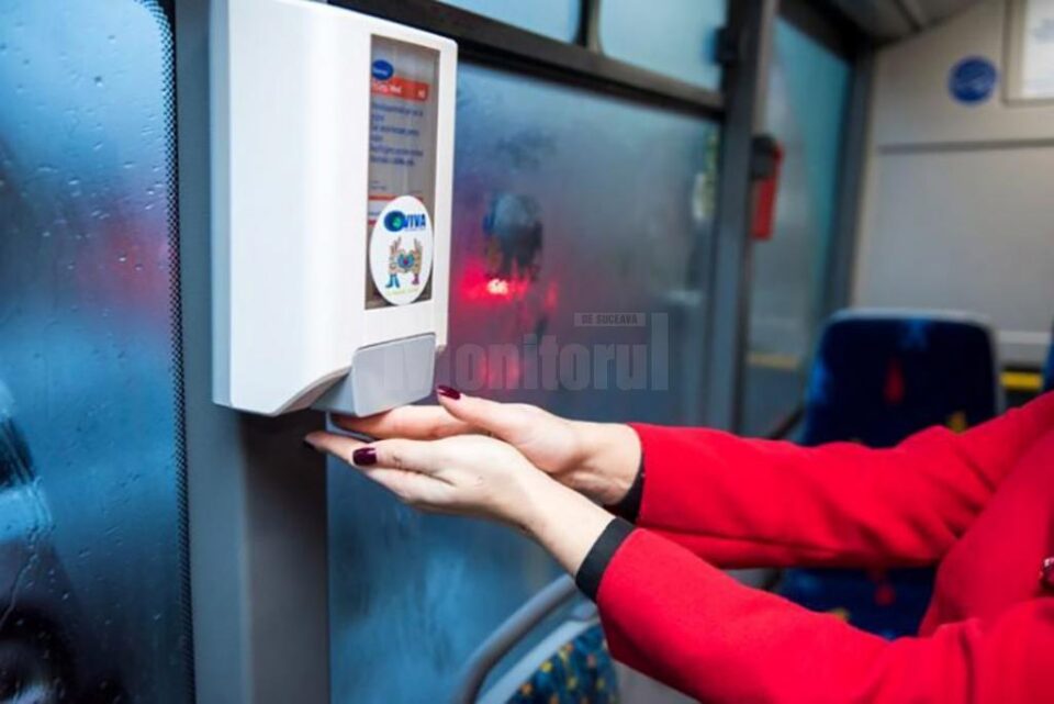 Dispenser de dezinfectant în autobuze