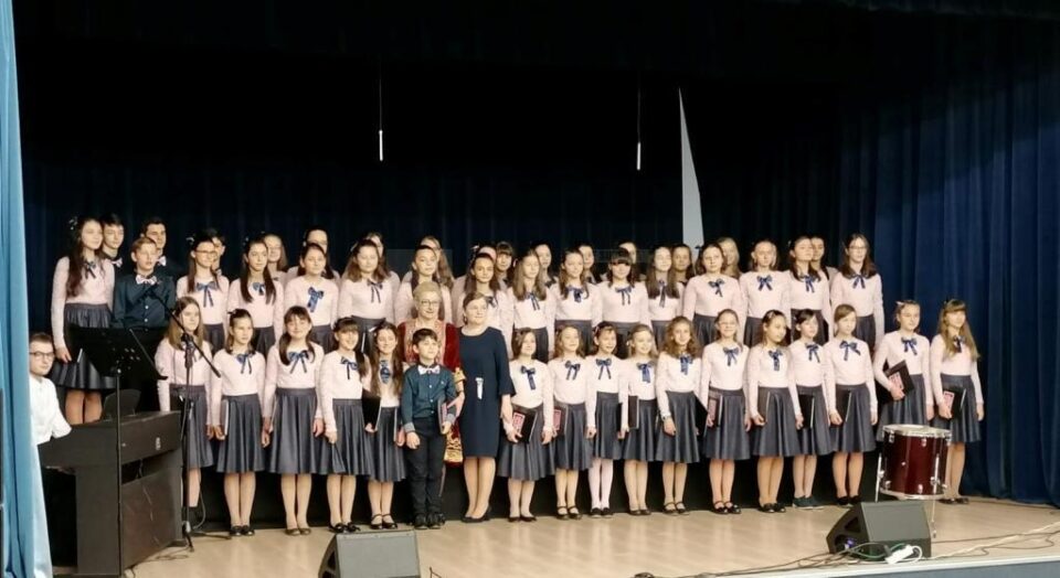 Corul Școlii „Bogdan Vodă” Câmpulung, calificat la etapa zonală a Olimpiadei Corale