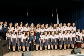 Corul Școlii „Bogdan Vodă” Câmpulung, calificat la etapa zonală a Olimpiadei Corale