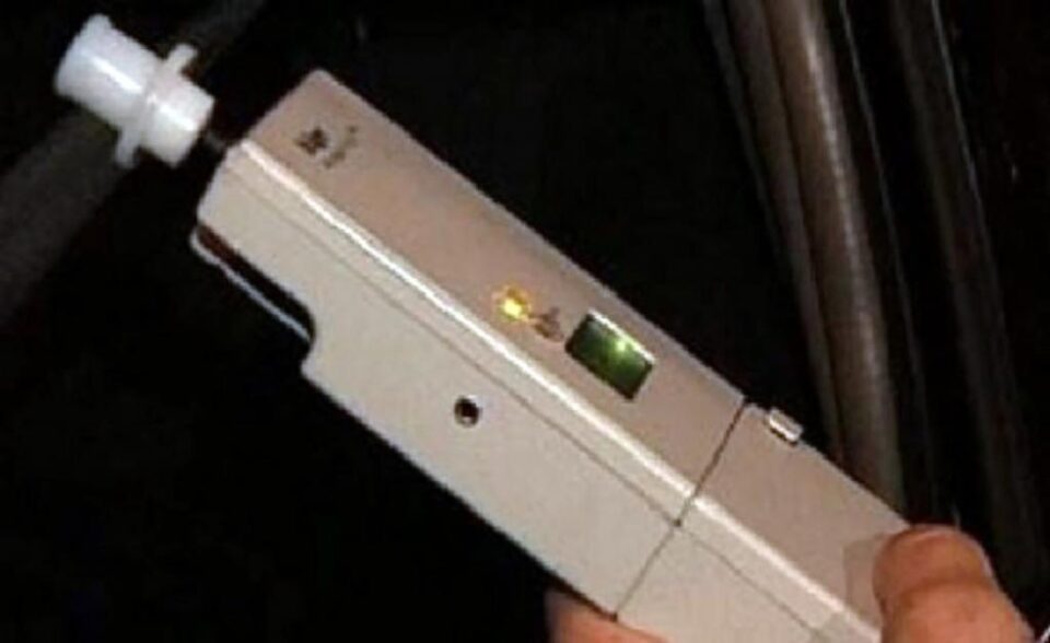 Șoferul avea 0,63 mg/l alcool pur în aerul expirat Șoferul avea 0,63 mg/l alcool pur în aerul expirat