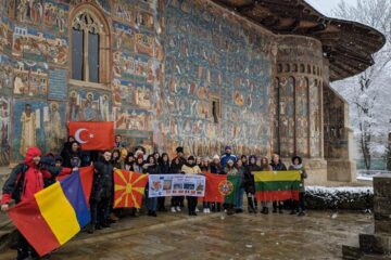 Profesori și elevi din Turcia, Portugalia, Macedonia și Lituania au vizitat mănăstiri din Bucovina