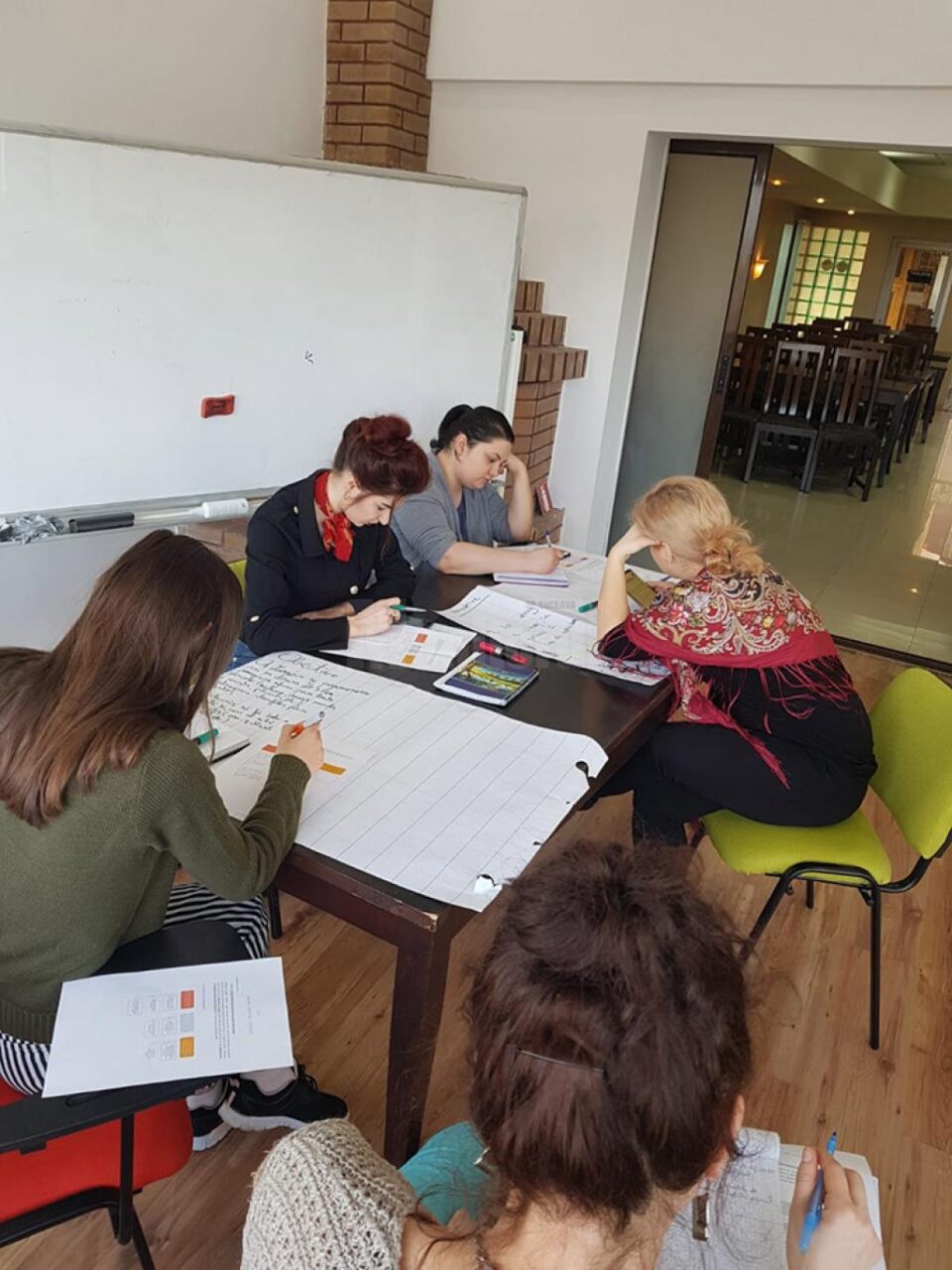 A treia serie de cursuri gratuite pentru mame, de Antreprenoriat și Competențe Digitale, la Universitate