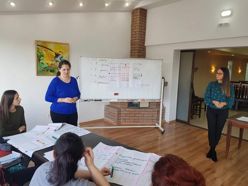 A treia serie de cursuri gratuite pentru mame, de Antreprenoriat și Competențe Digitale, la Universitate
