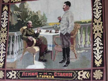Tătuca Stalin, omul care a nenorocit o grămadă de bucovineni, are propriul muzeu
