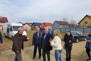 Ion Lungu, împreună cu specialiștii din Primărie, la discuții cu locuitorii din zonă