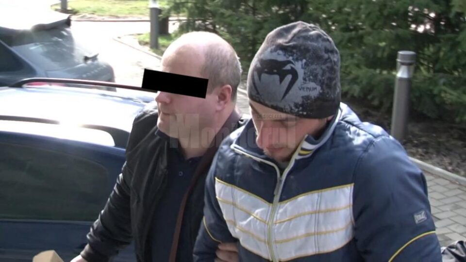 Dănuț Gheorghiță Sofronie, prezentat în fata procurorului criminalist de la Parchetul de pe lângă Tribunalul Suceava Dănuț Gheorghiță Sofronie, prezentat în fata procurorului criminalist de la Parchetul de pe lângă Tribunalul Suceava